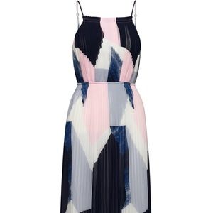 BNWT Banana Republic Colorblock pleated dress